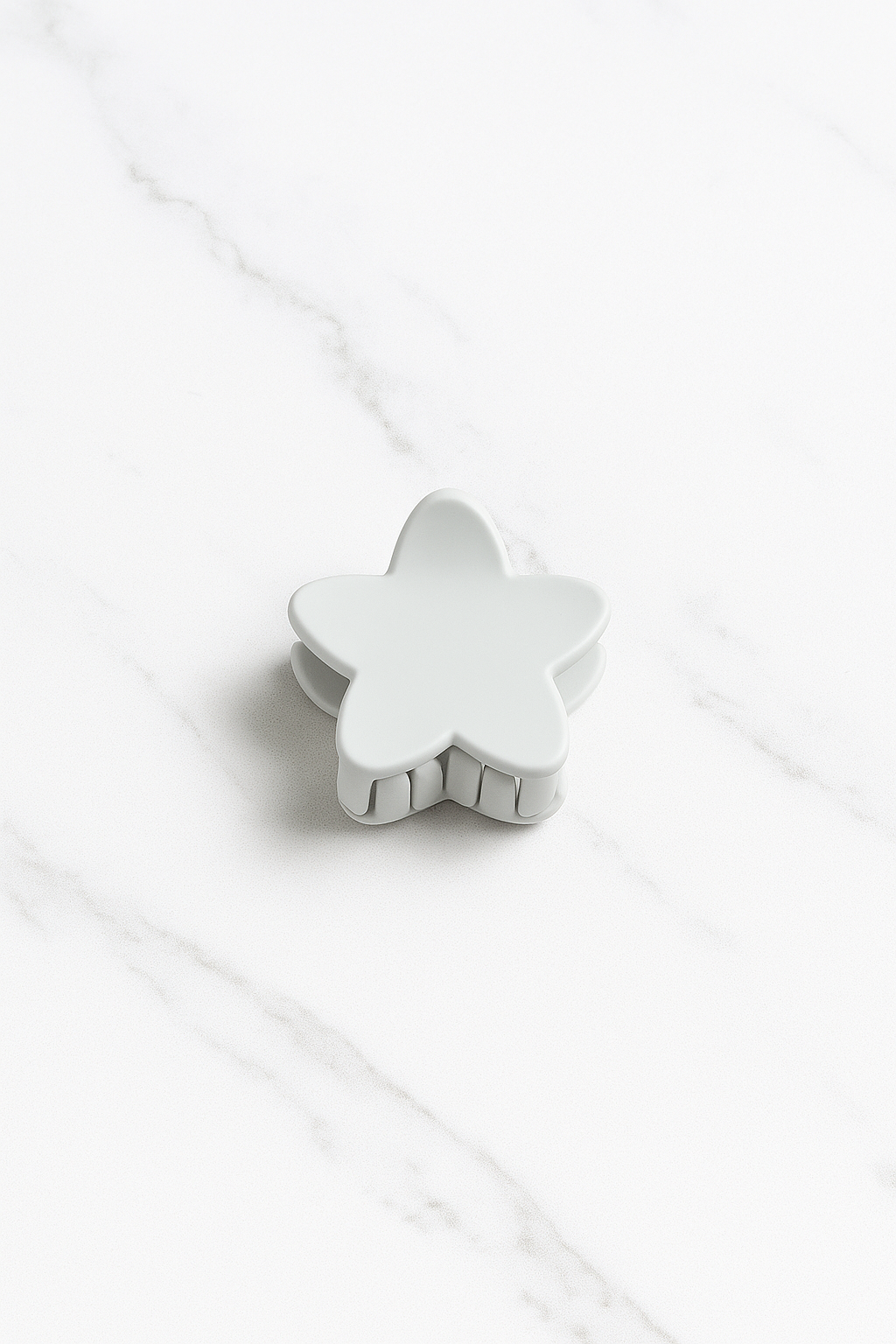 Matte Star Mini Claw-Clutch
