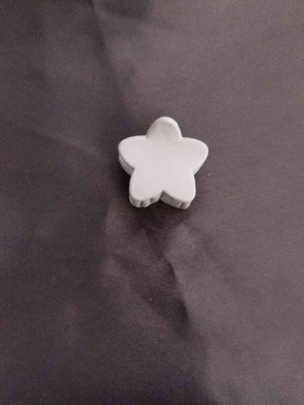 Matte Star Mini Claw-Clutch