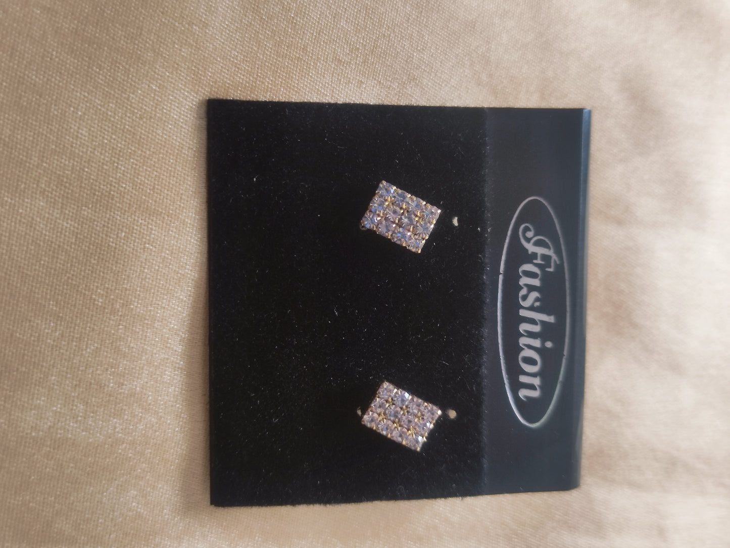 Stone Stud earring