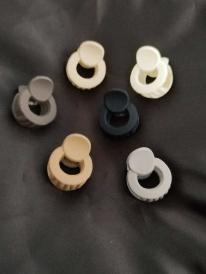 Matte Mini Ring claw-Clutch
