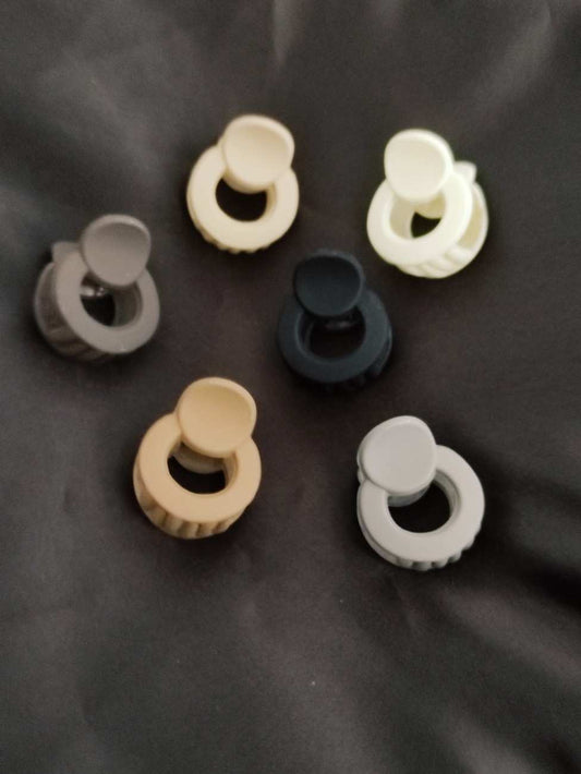 Matte Mini Ring claw-Clutch