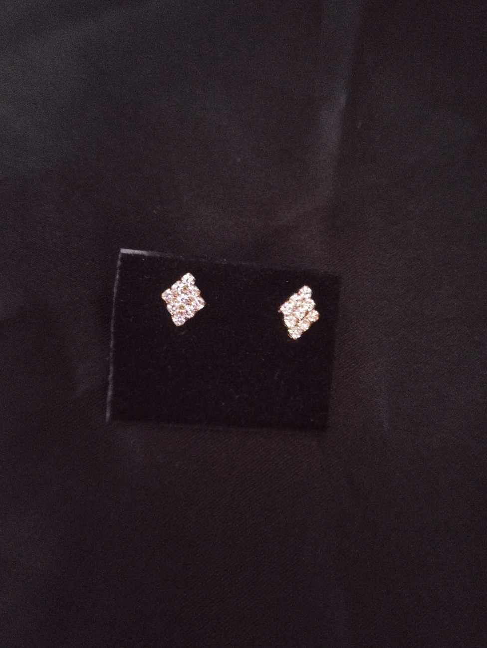 Stone Stud earring