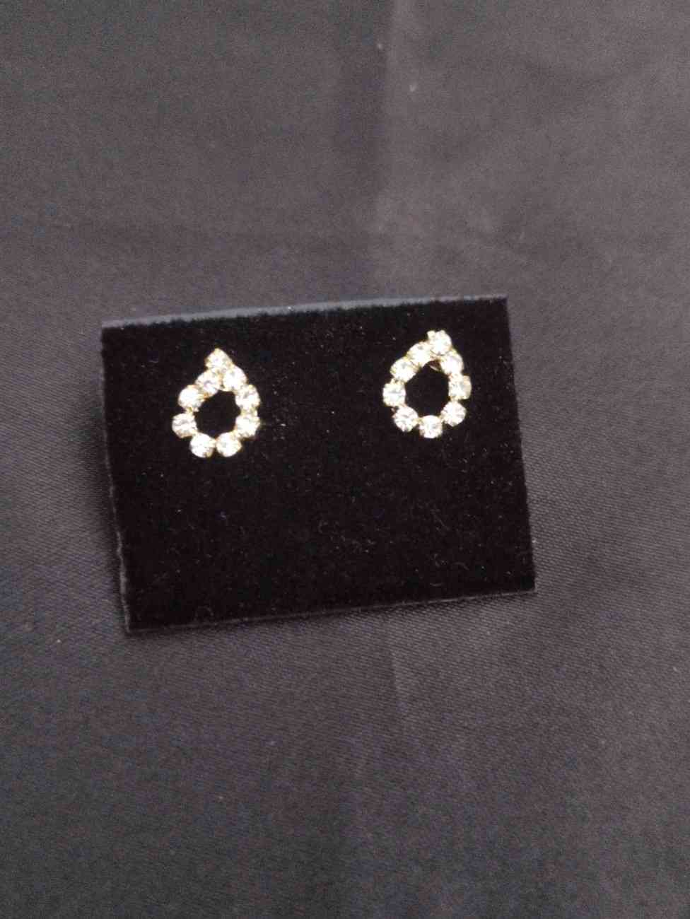 Stone Stud earring