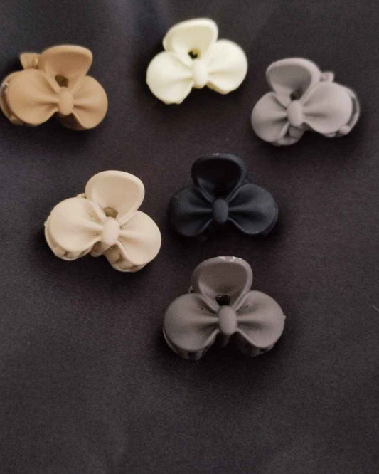 Matte Mini Bow Claw-Clutch